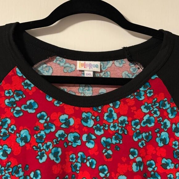 LuLaRoe 3X Randy baseball style 3/4 raglan sleeve nice red print & black - Picture 2 of 8
